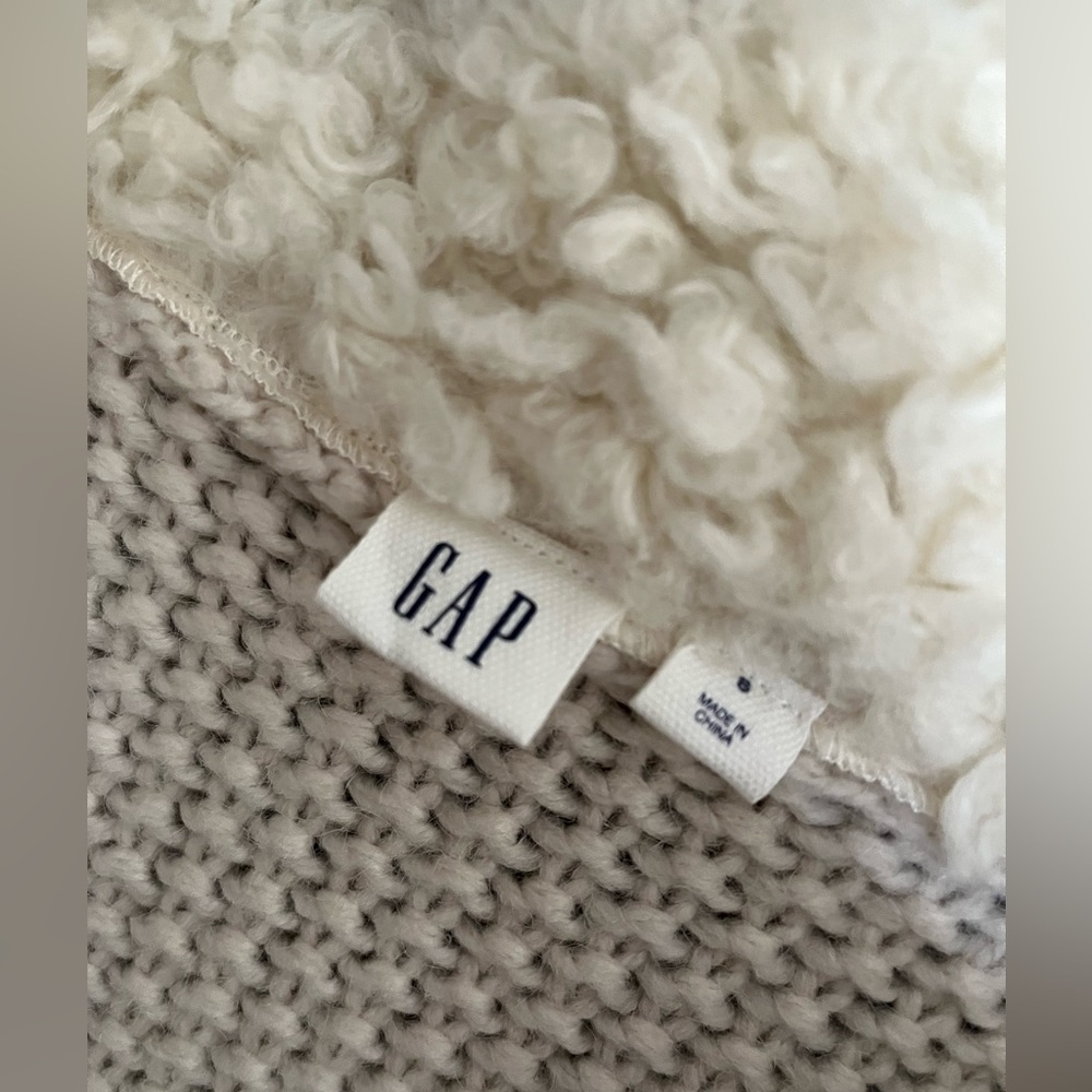 GAP knit Sherpa/faux fur collar cardigan - Picture 6 of 7
